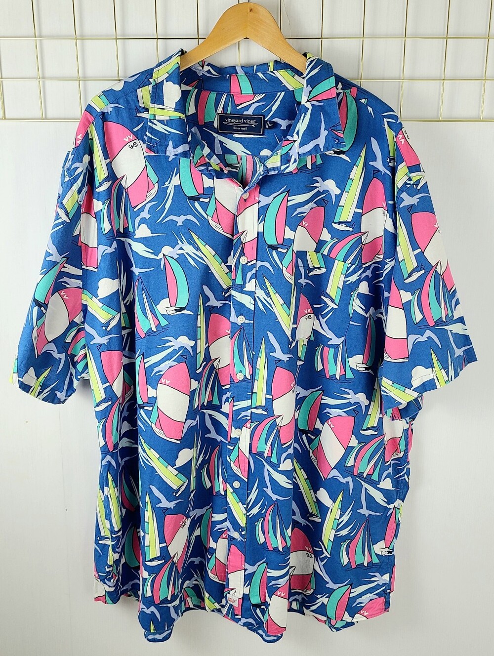 Vineyard Vines Hawaiian 98' Regatta Sailboat Button-Down Shirt